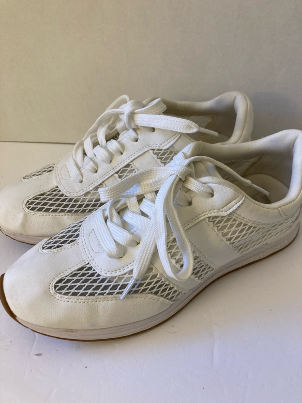 Dolce Vita Women's Jammy White Mesh Lace-Up Sneakers size 9